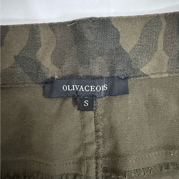 Olivacious army green distressed camo fashion skirt - Picture 2 of 3